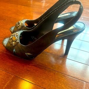 Simply Vera Wang Grey Heel